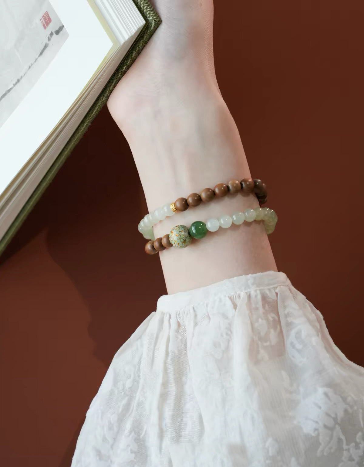 Dual-Loop Hetian Jade & Sandalwood Bracelet with Green Jasper
