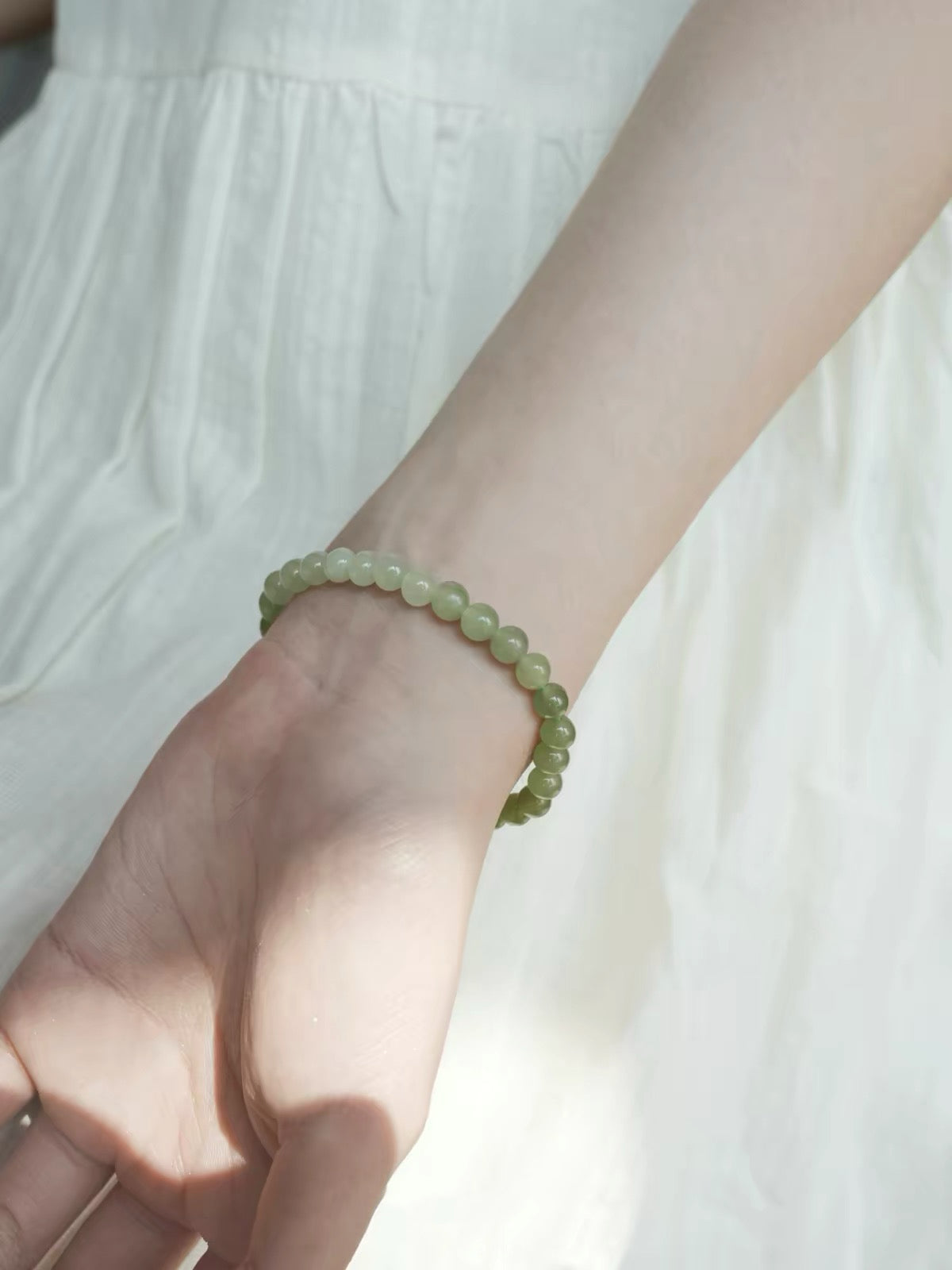 Gradient Hetian Jade Bracelet with Pendant