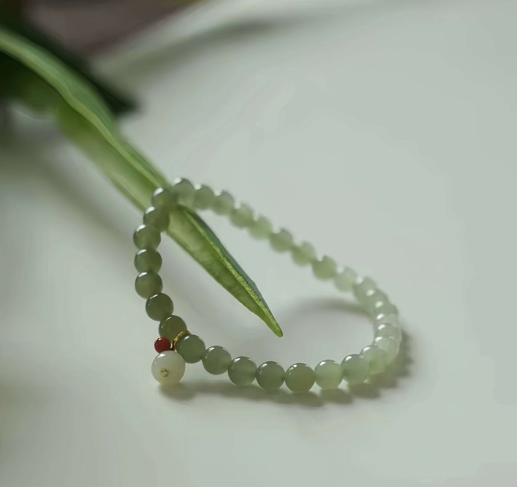 Gradient Hetian Jade Bracelet with Pendant